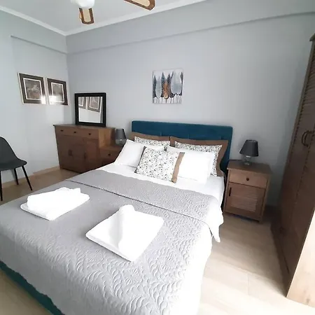 Spacious And Comfy By Golden Host * Nea Moudania