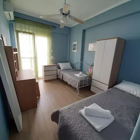 Spacious And Comfy By Golden Host * Nea Moudania