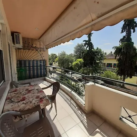 Daire Spacious And Comfy Nea Moudania